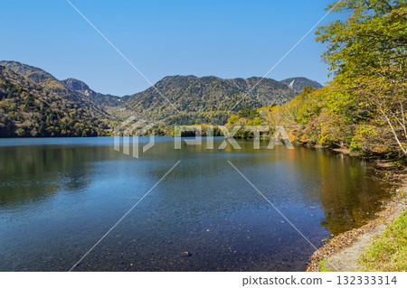歐日光的秋天:湯之湖 歐日光的秋天:湯之湖 132333314