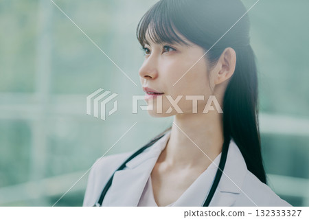 女醫生肖像 女醫生肖像 132333327