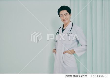 一位男醫生的肖像 132333699