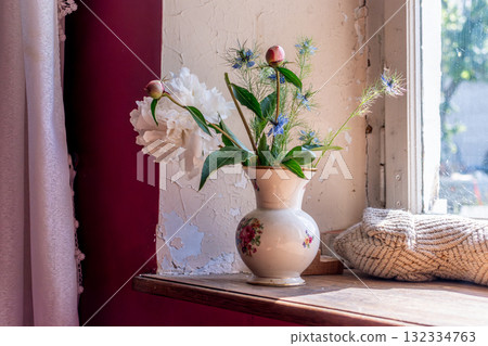 Old house with cracked wall and peeling paint 132334763