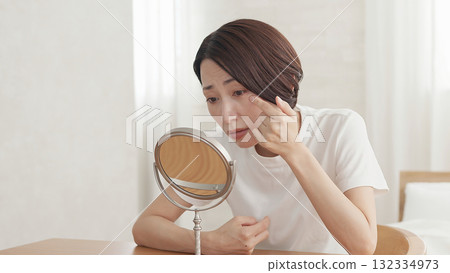 美容皮膚年齡健康形象 132334973