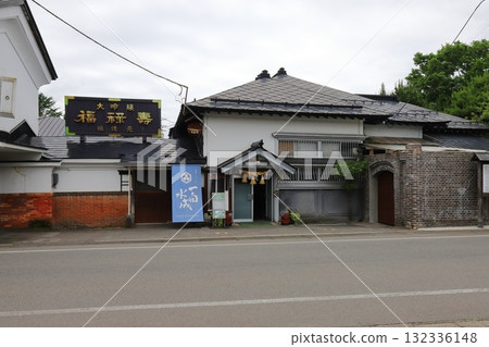 秋田縣五城目福六重清酒釀酒廠(福六重和市白水成) 秋田縣五城目福六重清酒釀酒廠(福六重和市白水成) 132336148