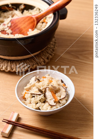 mushroom rice 132336249