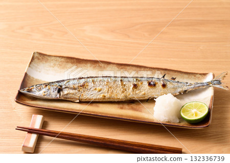 鹽烤秋刀魚 132336739