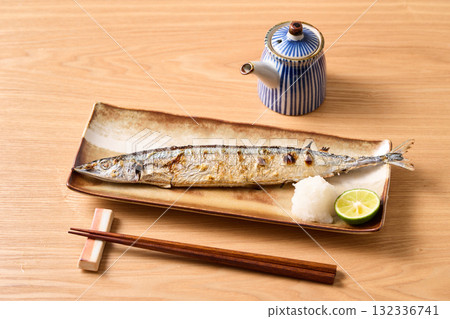 鹽烤秋刀魚 132336741