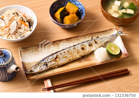 鹽烤秋刀魚 鹽烤秋刀魚 132336750