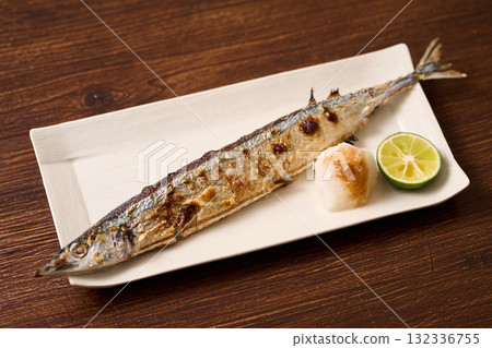 Salt-grilled saury 132336755