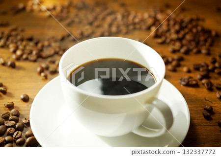 熱氣騰騰的咖啡 熱氣騰騰的咖啡 132337772