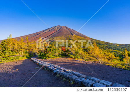 [山梨縣] 富士山斯巴魯線 奧庭～奧庭晚霞紅葉開始飄落 132339397