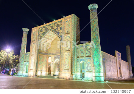 Beautiful night view of Registan Square in Samarkand, Uzbekistan 132340997