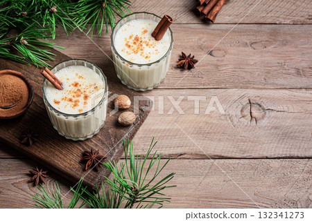 Eggnog Christmas cocktail drink 132341273