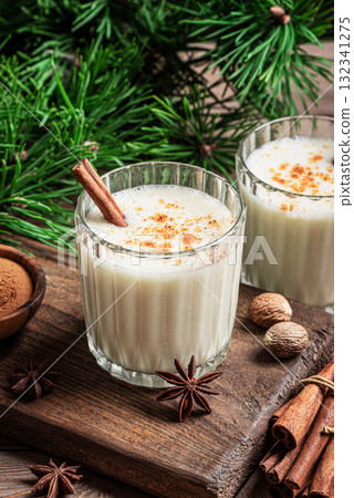 Eggnog Christmas cocktail drink 132341275