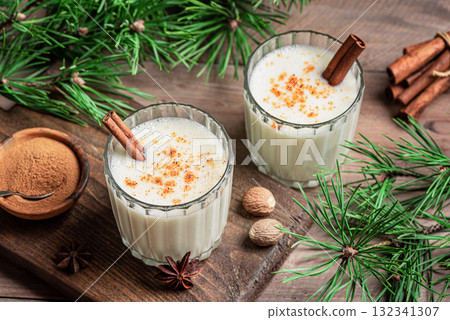 Eggnog Christmas cocktail drink 132341307
