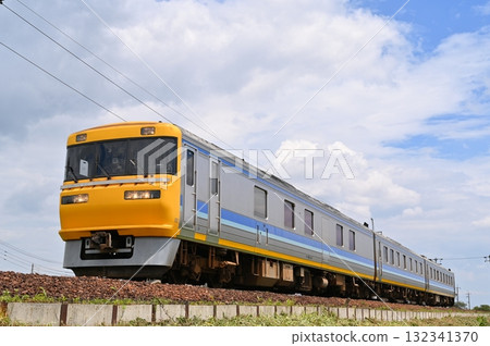 正在高山本線接受檢查的 Kiha 95 系列 Doctor Tokai DR1 列車 132341370