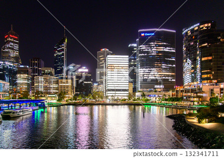 澳洲西海岸珀斯的美麗夜景 澳洲西海岸珀斯的美麗夜景 132341711