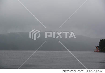Lake Ashi, where a storm occurs, and the Torii of Peace, Kanagawa Lake Ashi, where a storm occurs, and the Torii of Peace, Kanagawa 132344237
