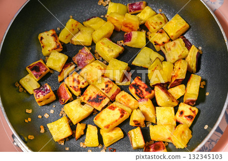 地瓜炒砂糖 132345103