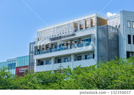 The streets of Minato Mirai lined with Manyo Club and the Cup Noodle Museum 132350037