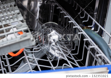 Dishwasher Loading with Glassware: Clean and Organized Setup 132351021
