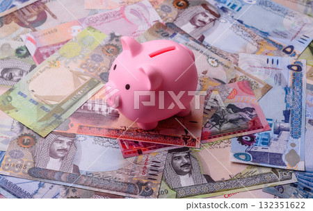 Bahrain paper money, dinar banknotes as currency for exchange or travel. Bahraini money Bahrain paper money, dinar banknotes as currency for exchange or travel. Bahraini money 132351622