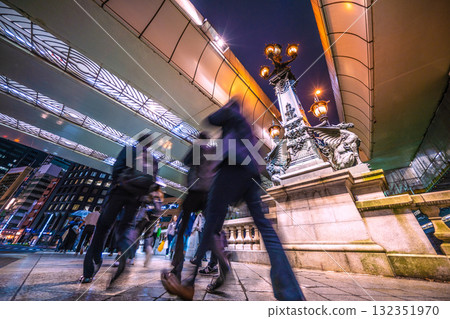 Let's take a look at the Tokyo cityscape in Japan! Businessmen and women coming and going through Nihonbashi after work...towards a new era 132351970