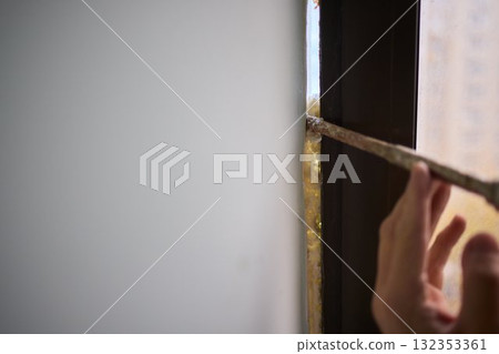 The Process of Applying Sealant During the Installation of Windows in Buildings and Homes The Process of Applying Sealant During the Installation of Windows in Buildings and Homes 132353361