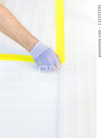 Before laying the linoleum, thermal insulation was laid on the floor to retain heat in winter, home repairs before winter 132355595