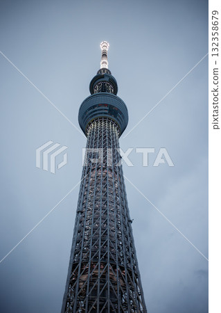 Sky tree looking up from below 132358679