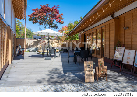 Autumn in Kusatsu Onsen: Cafe in Urakusatsu (Jizo area) 132358813