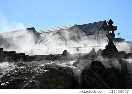 草津溫泉：湯畑山上蒸氣升騰 132358907