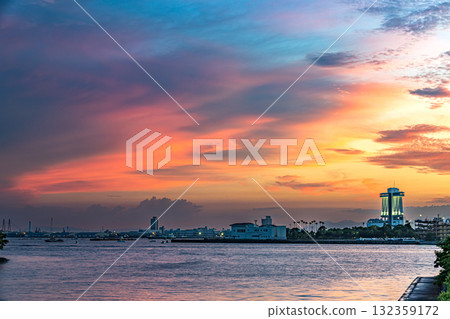 View of Nagoya Port Garden Pier at sunset from the mouth of the Yamazaki River View of Nagoya Port Garden Pier at sunset from the mouth of the Yamazaki River 132359172