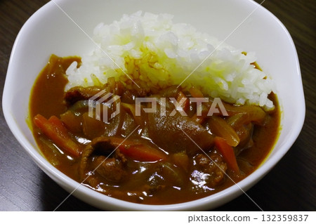 Delicious curry rice 132359837