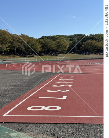 田徑跑道 132360483