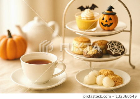 萬聖節下午茶：南瓜甜點和紅茶，享受明媚的秋天下午茶時光 132360549