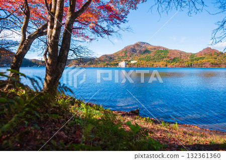 榛名山、榛名湖、神壁山(秋季) 榛名山、榛名湖、神壁山(秋季) 132361360