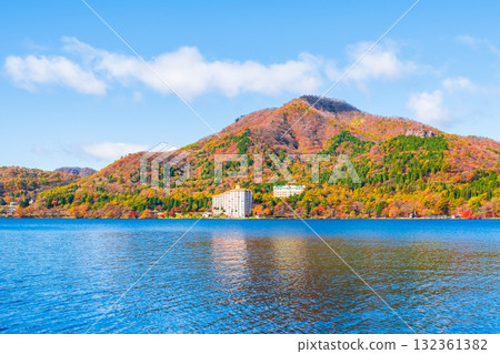 榛名山、榛名湖、神壁山（秋季） 132361382