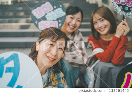 女生 女孩 女性 132361443