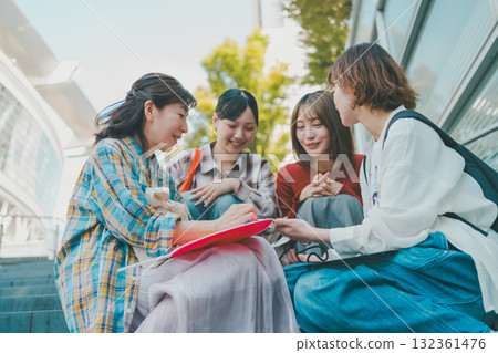 朋友 女生 女孩 132361476