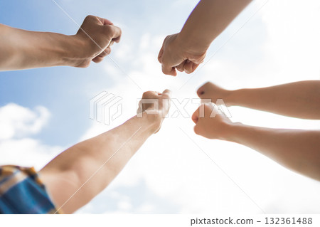 握拳 手 團結 132361488