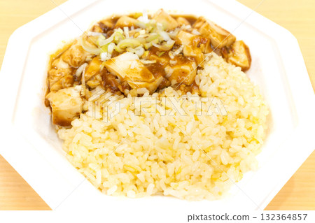 美味的Makuba炒飯盒午餐 132364857
