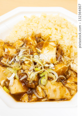 美味的Makuba炒飯盒午餐 132364867