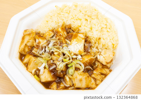 Delicious Makuba fried rice box lunch Delicious Makuba fried rice box lunch 132364868