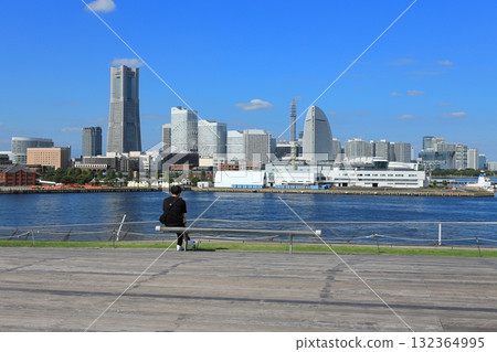 大棧橋碼頭的寧靜的一天 132364995