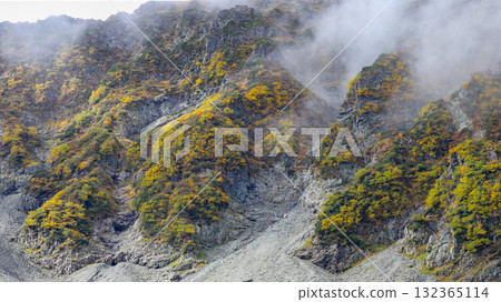 Northern Alps: Spectacular autumn view of the Hotaka mountain range from Karasawa Cirque, Autumn foliage of Mount Okuhotaka Northern Alps: Spectacular autumn view of the Hotaka mountain range from Karasawa Cirque, Autumn foliage of Mount Okuhotaka 132365114