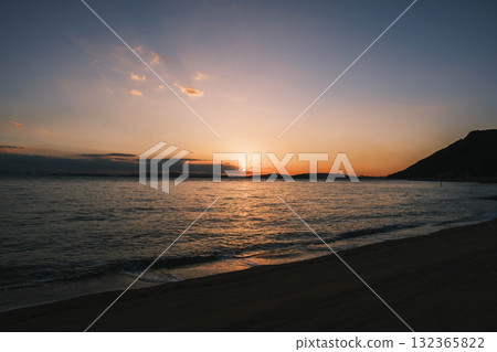 【澀川海岸】美麗的夕陽與令人印象深刻的海岸風光 【澀川海岸】美麗的夕陽與令人印象深刻的海岸風光 132365822