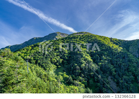 View of Mt. Maehirō and Mt. Kohirō from the Mt. Hirō trail. Climbing Mt. Hirō and Mt. Usagi in the Southern Alps View of Mt. Maehirō and Mt. Kohirō from the Mt. Hirō trail. Climbing Mt. Hirō and Mt. Usagi in the Southern Alps 132366128