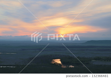 Kushiro Marsh in the evening as seen from Hosooka Observatory Kushiro Marsh in the evening as seen from Hosooka Observatory 132366481