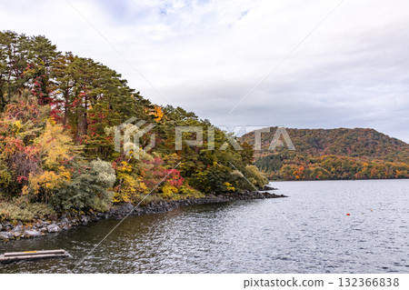 Autumn scenery of Lake Hibara on Mount Bandai, gradually changing colors Autumn scenery of Lake Hibara on Mount Bandai, gradually changing colors 132366838