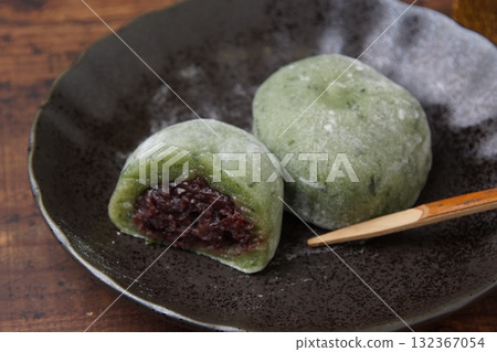 Mugwort Daifuku Mochi Mugwort Daifuku Mochi 132367054