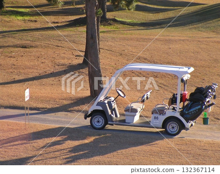 位於丈部大橋群馬縣一側的丈部高爾夫球場（2017 年 12 月 6 日）您幾乎可以聽到球進去的聲音。 132367114